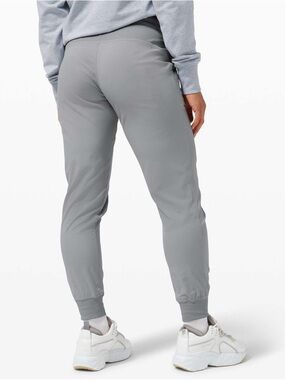 NWOT Lululemon Dance Studio Jogger in Rhino Grey size 10